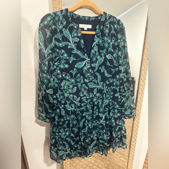 LOFT Dresses & Skirts - LOFT Navy Floral Long Sleeve Tiered Dress - Size XS